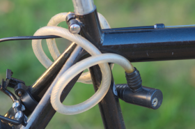 Zes op de tien jonge fietsers gebruikt bij korte stops alleen een ringslot